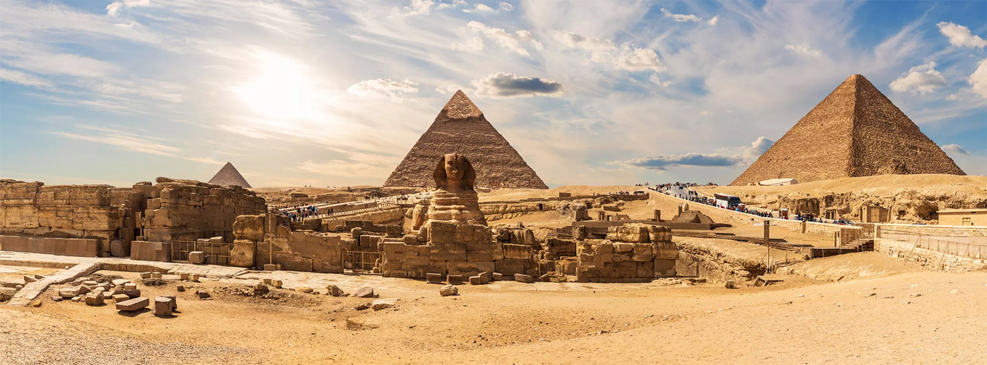 Zahira Pyramids View Roof